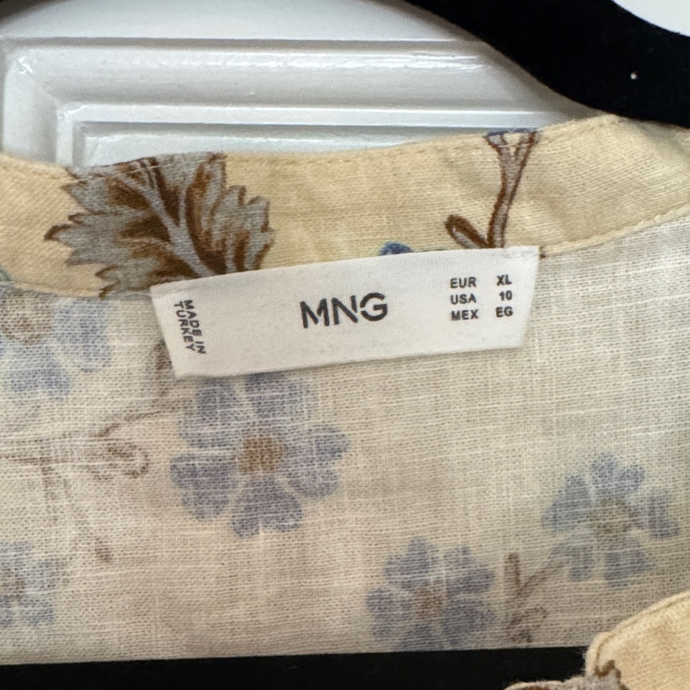 Mango Beige Floral Blouse - Picture 2 of 4